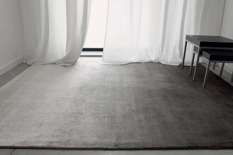 Tapis Noho gris irise