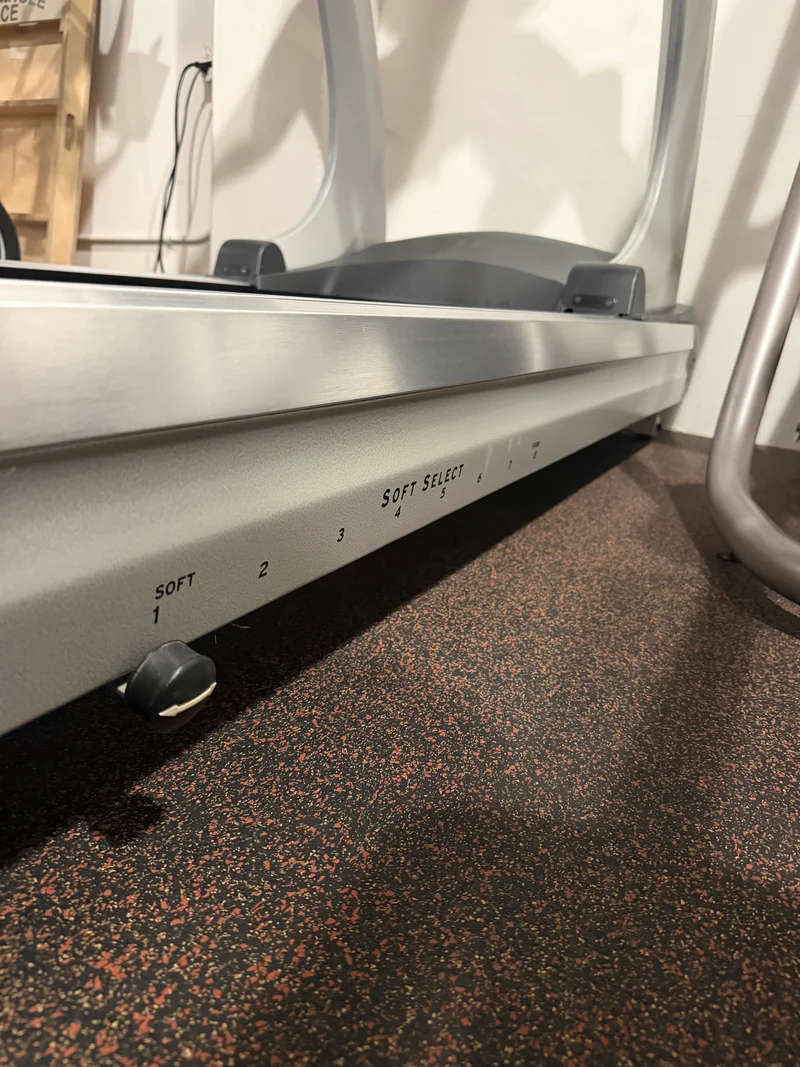 True ES900 Treadmill
