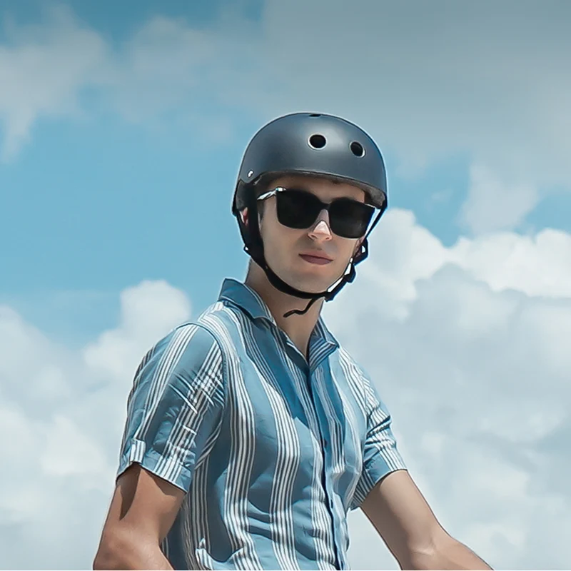 Trottinette électrique ou casque de vélo avec lumière