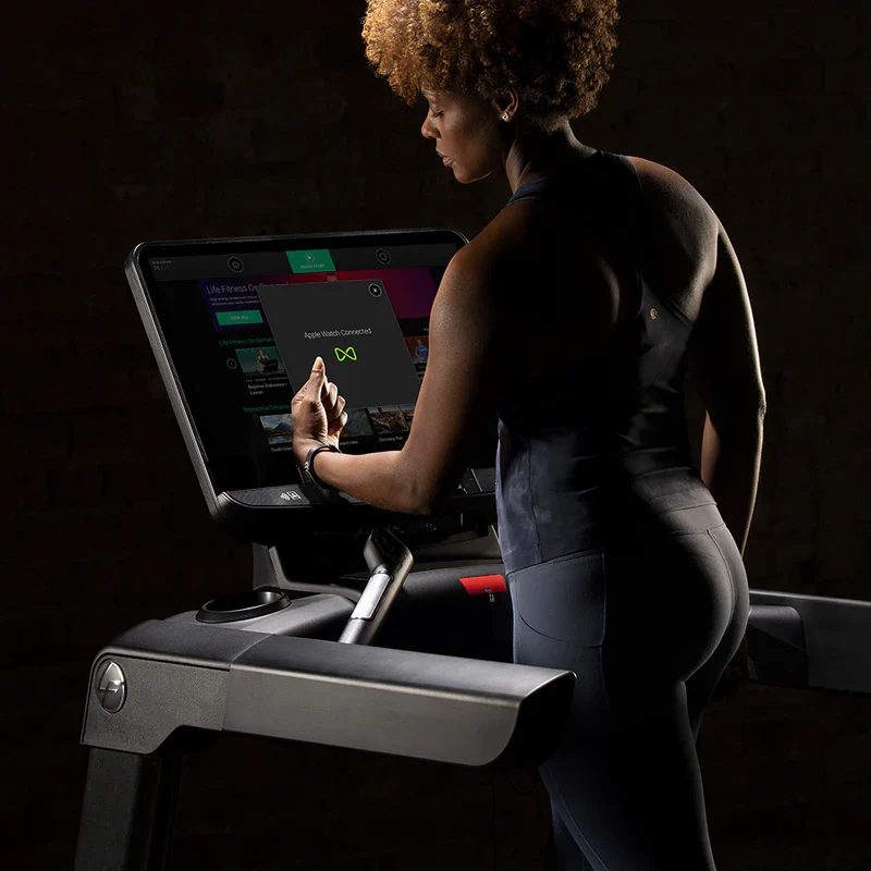 Life Fitness Club Series+ Treadmill