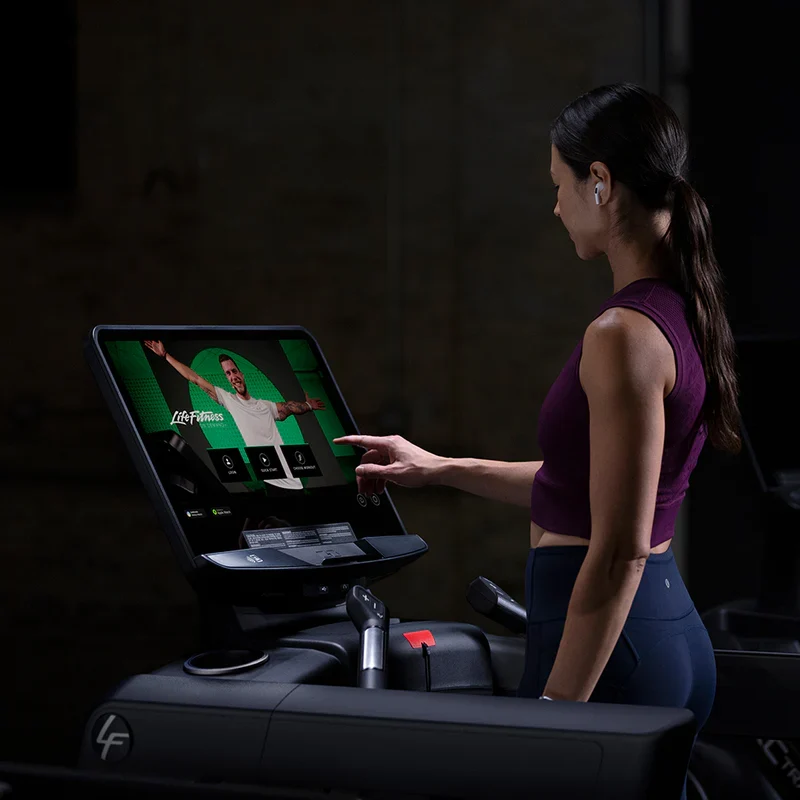 Life Fitness Club Series+ Treadmill