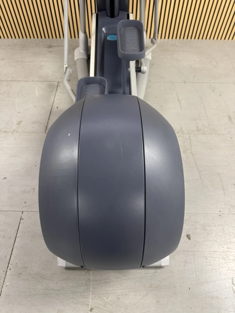 Precor EFX 885 Cross Trainer With P82 Console