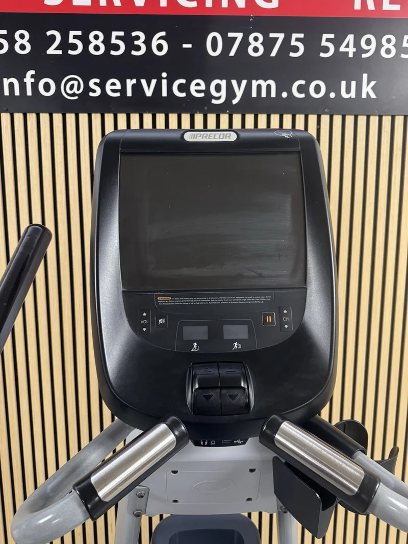Precor EFX 885 Cross Trainer With P82 Console