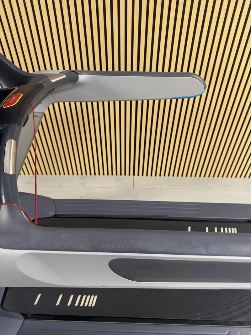 Precor Treadmill 885 Series with P82 Console