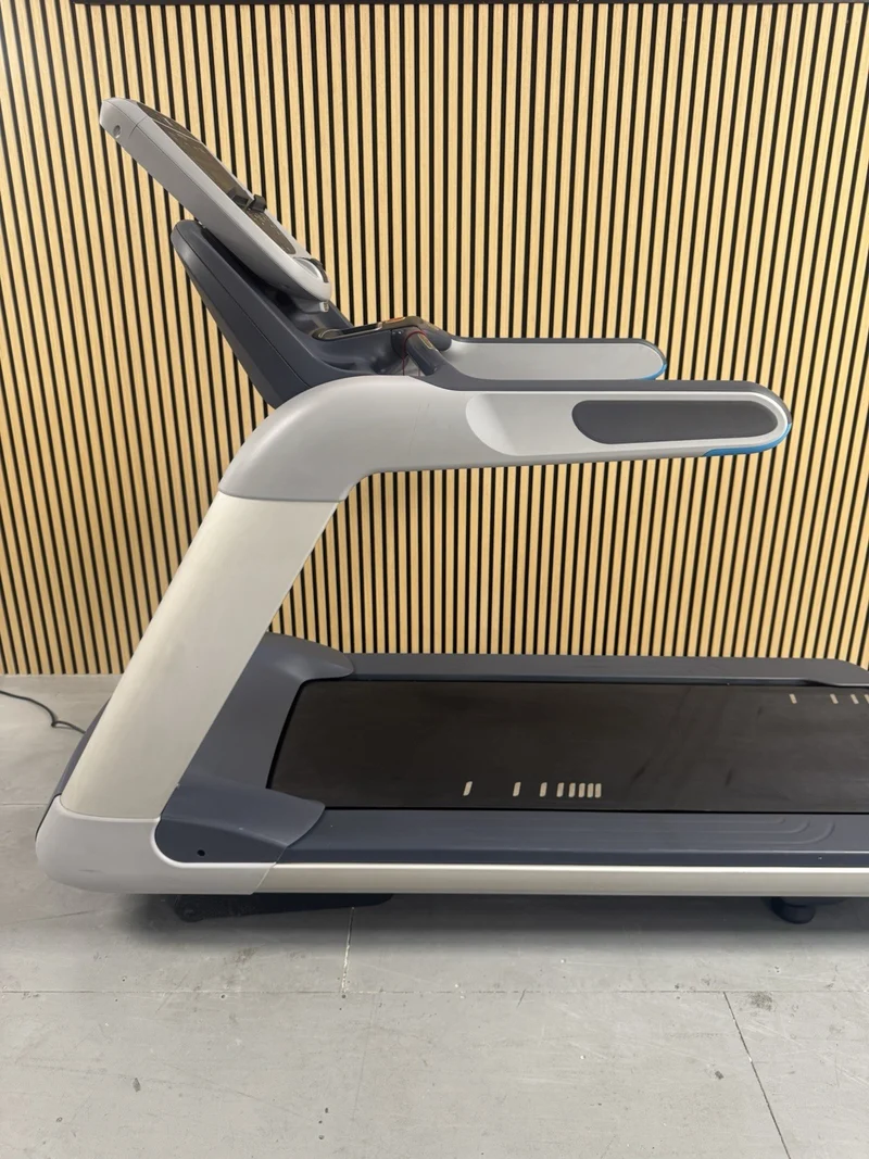 Precor Treadmill TRM 835 Series With P30 LED Console