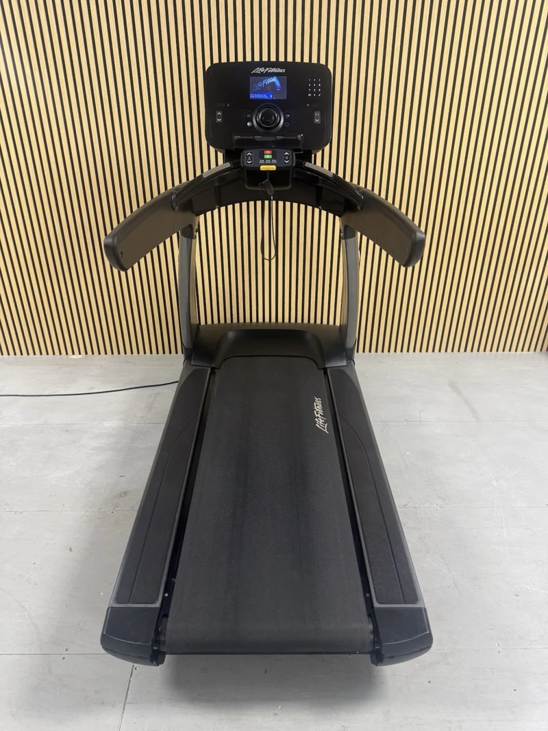 Life Fitness 95T Treadmill With Explore Console