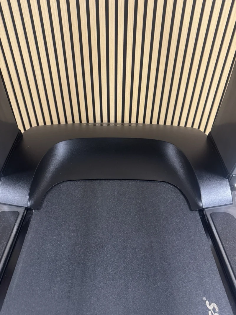 Life Fitness 95T Treadmill With Explore Console