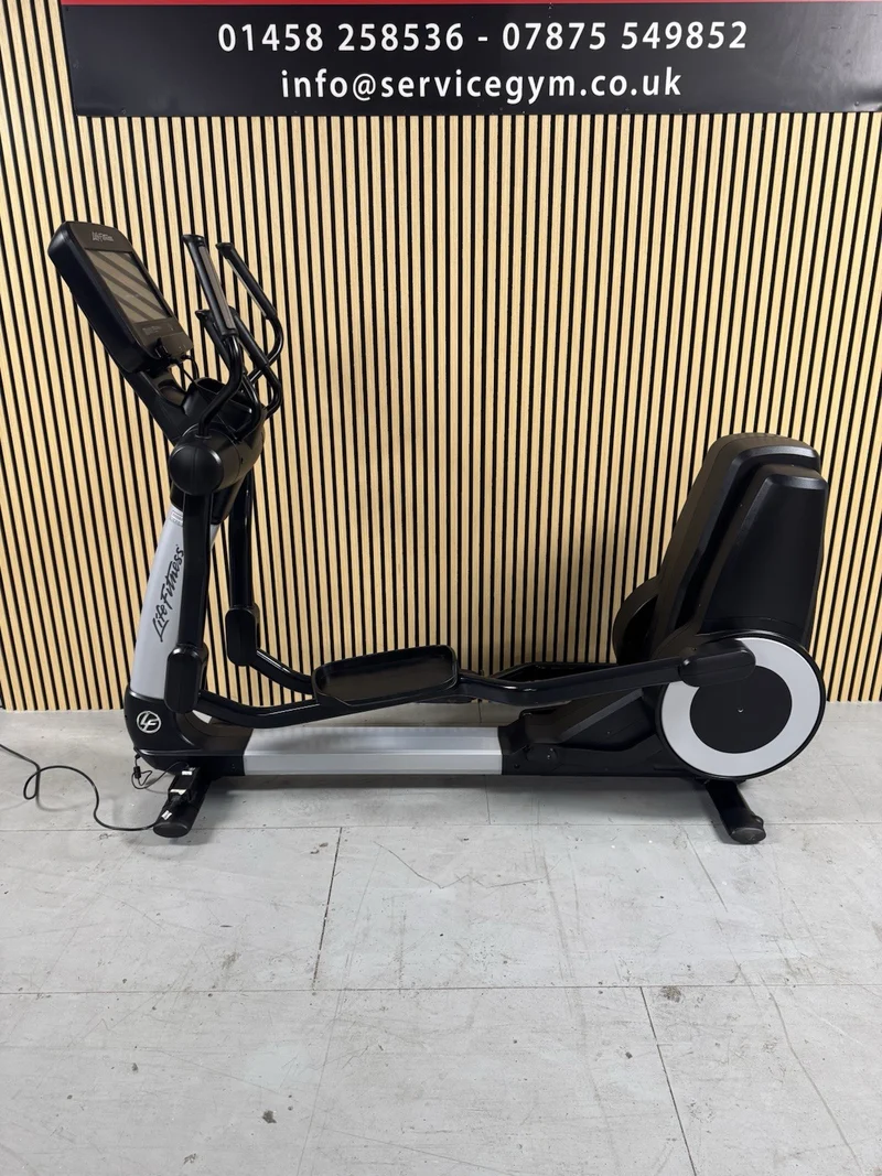 Life Fitness 95X Discover Cross Trainer With SE Console