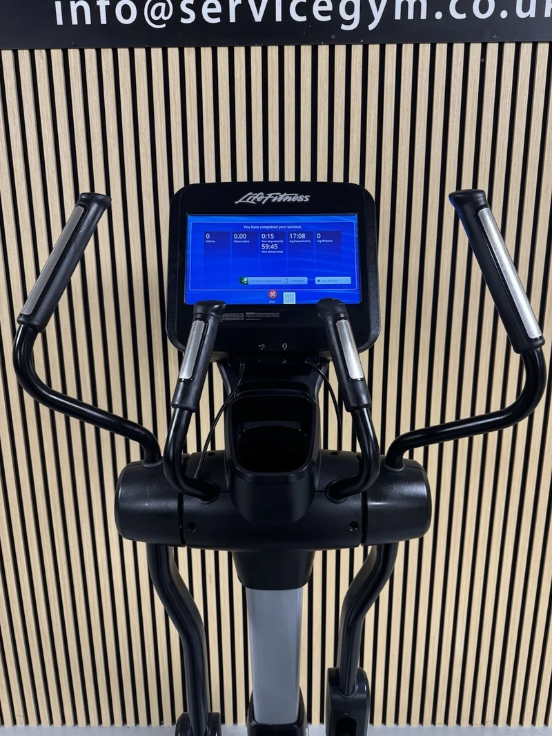 Life Fitness 95X Discover Cross Trainer With SE Console