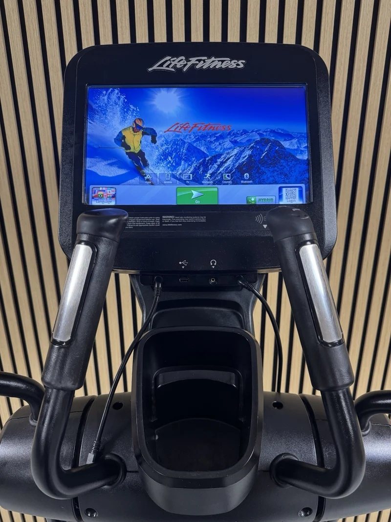 Life Fitness 95X Discover Cross Trainer With SE Console