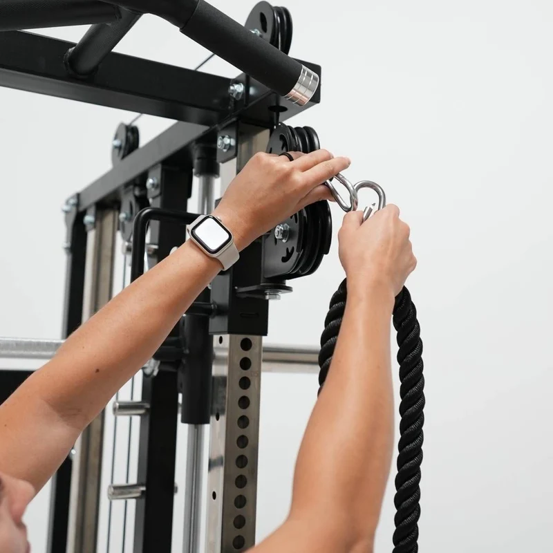 G4 All-In-One Trainer: Rack, Smith Machine et Double Poulie + 154 kg de Poids Inclus