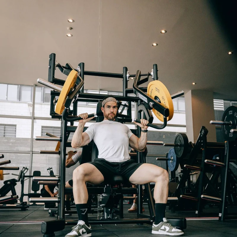 CHEST PRESS ISO-LATÉRALE BLACK SERIES